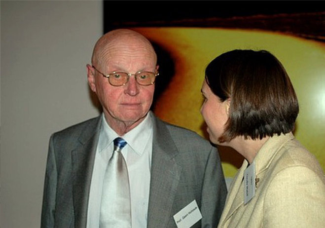 Foto Prof. Hofstede im Gespräch