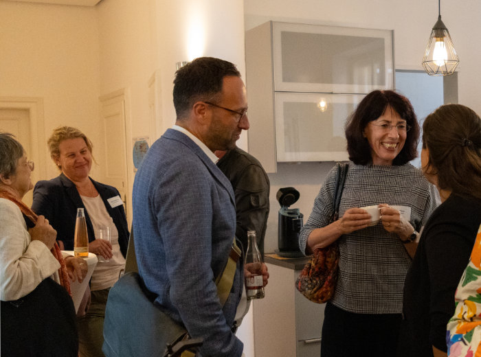 Foto Gäste im Gespräch